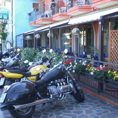 Hotel Smeraldo Brenzone sul Garda Exterior photo
