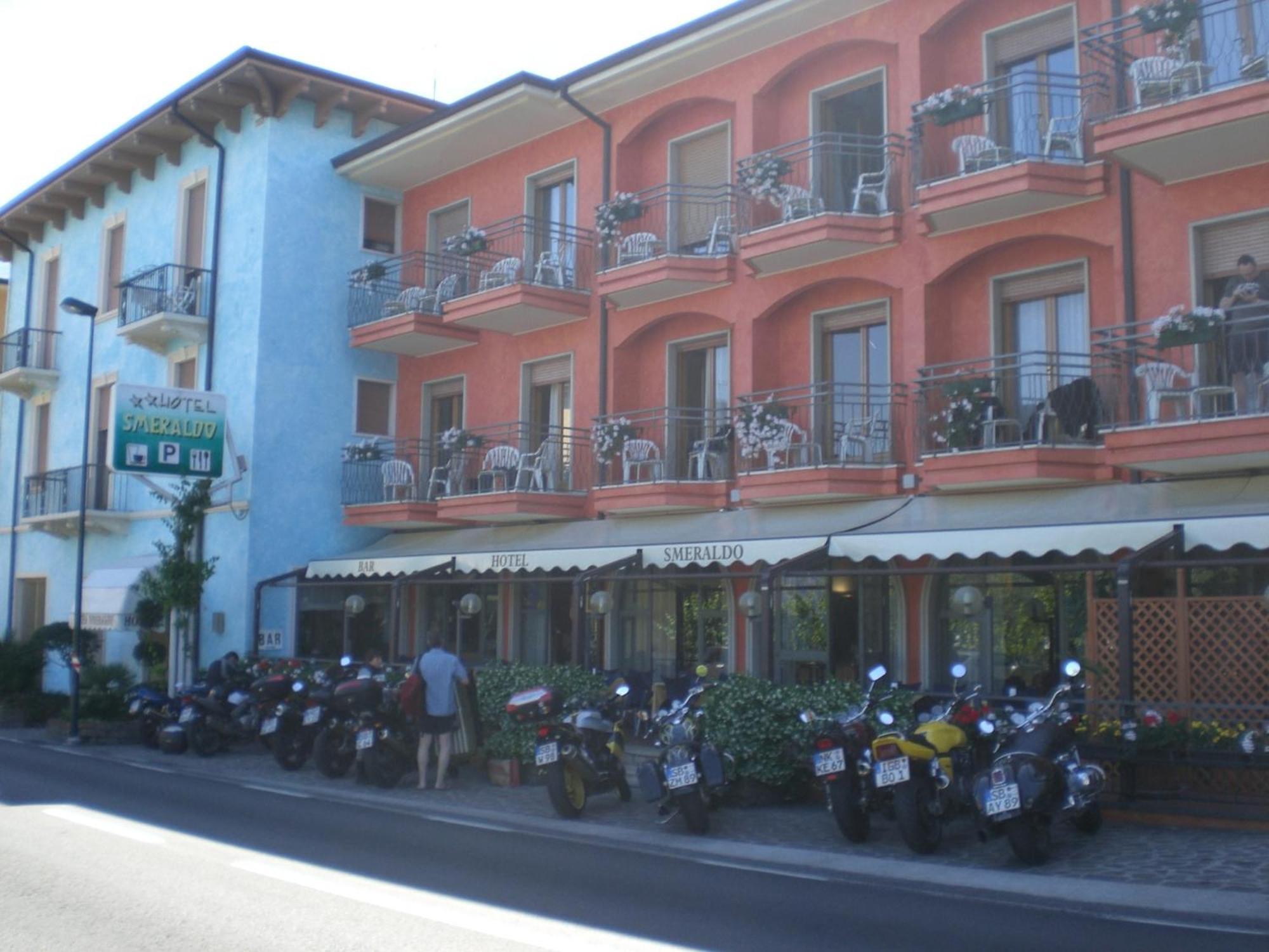 Hotel Smeraldo Brenzone sul Garda Exterior photo
