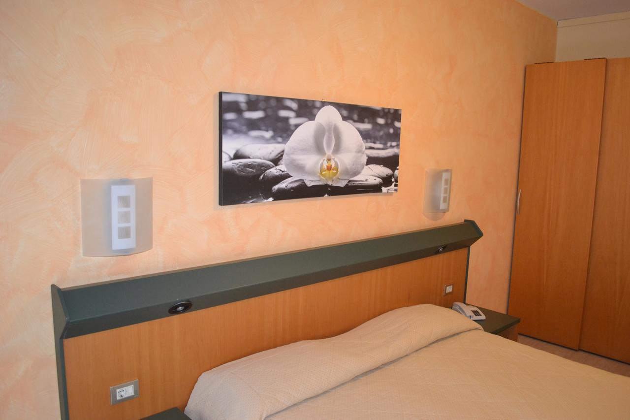 Hotel Smeraldo Brenzone sul Garda Exterior photo