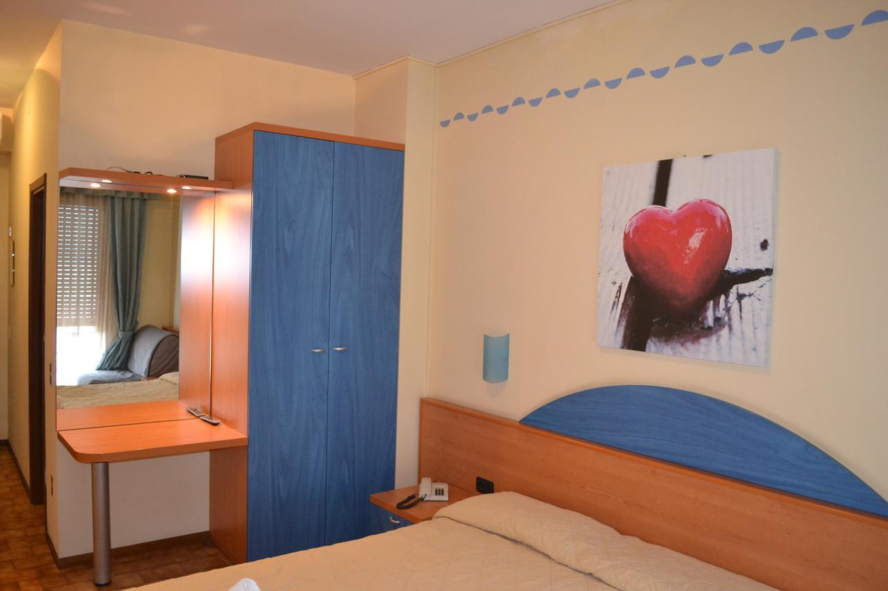 Hotel Smeraldo Brenzone sul Garda Exterior photo